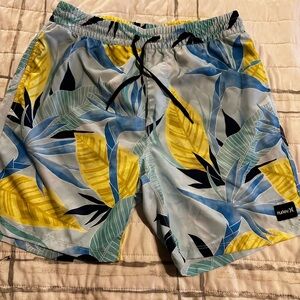Men's Hurley size small. Swim board shorts.